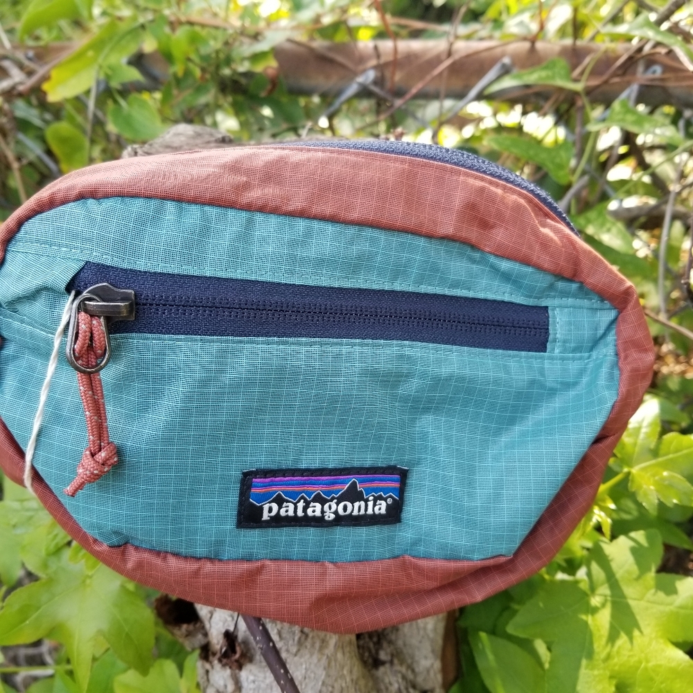 Patagonia Ultralight Black Hole Mini Hip Pack Fanny Burl  Red Unisex - Picture 4 of 9